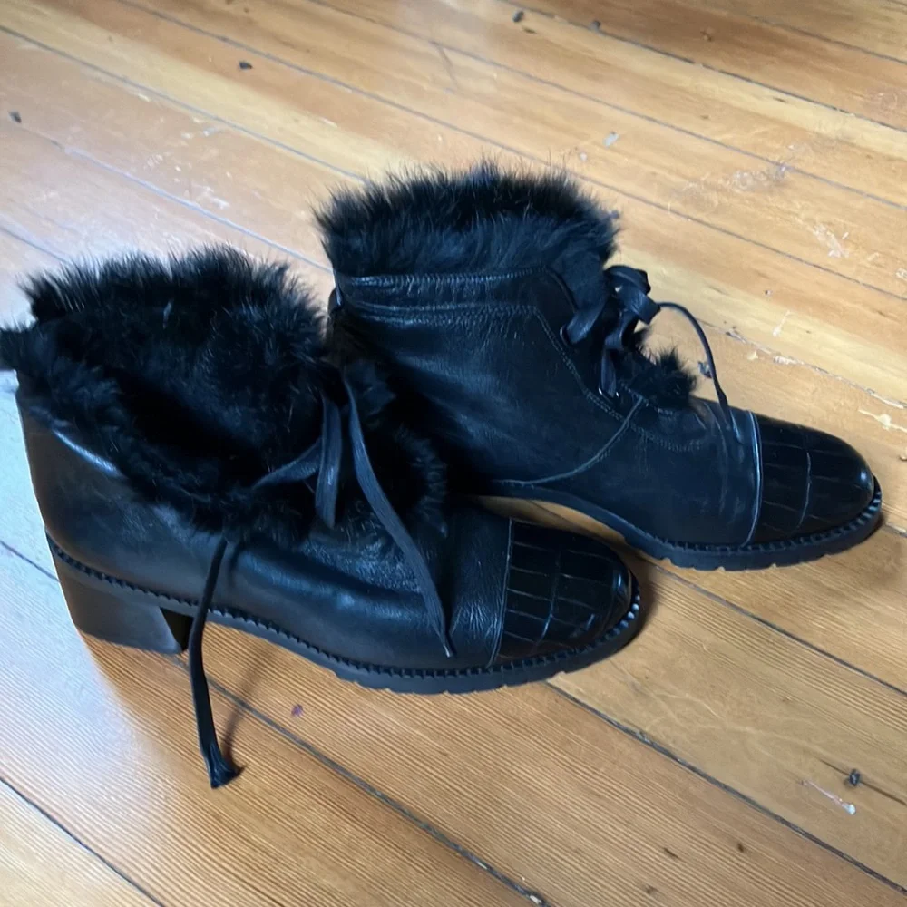 Stuart Weitzman Fur lined Ankle Boots - 8.5